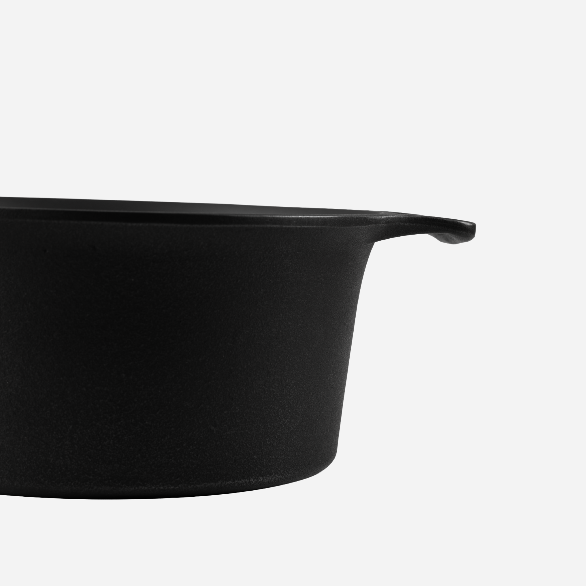 No. 10 Dutch Oven — close-up