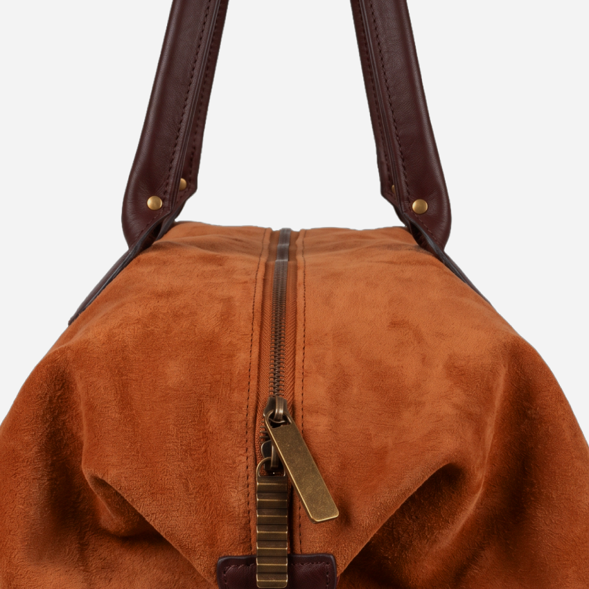 Seven Hills Benny Duffel, Heritage Chestnut Nubuck, leather stitching, handle or zipper detail